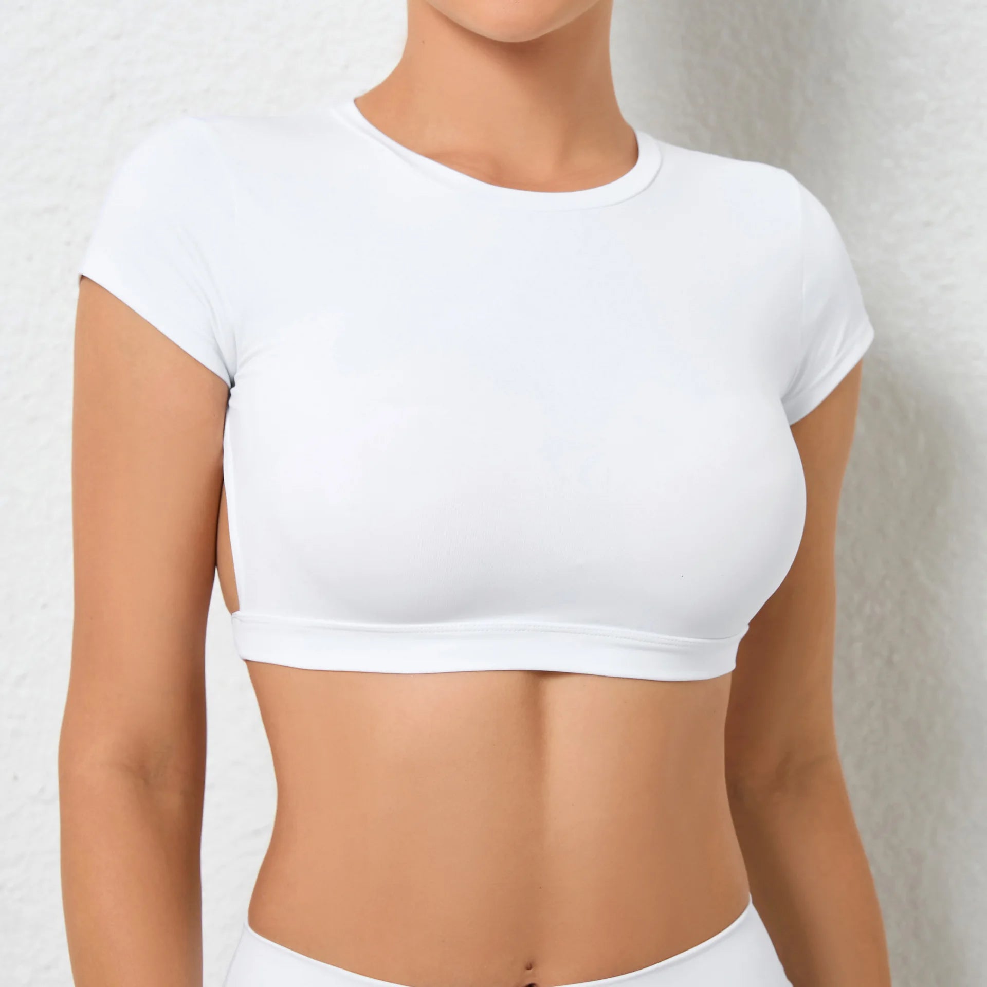 FORME Sculpt Backless Crop Top